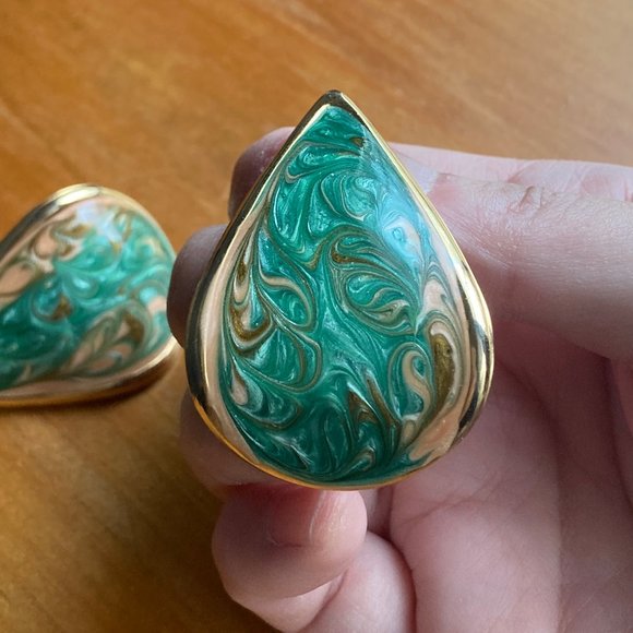 Green Necklace + Vintage Earrings Set - Picture 10 of 11